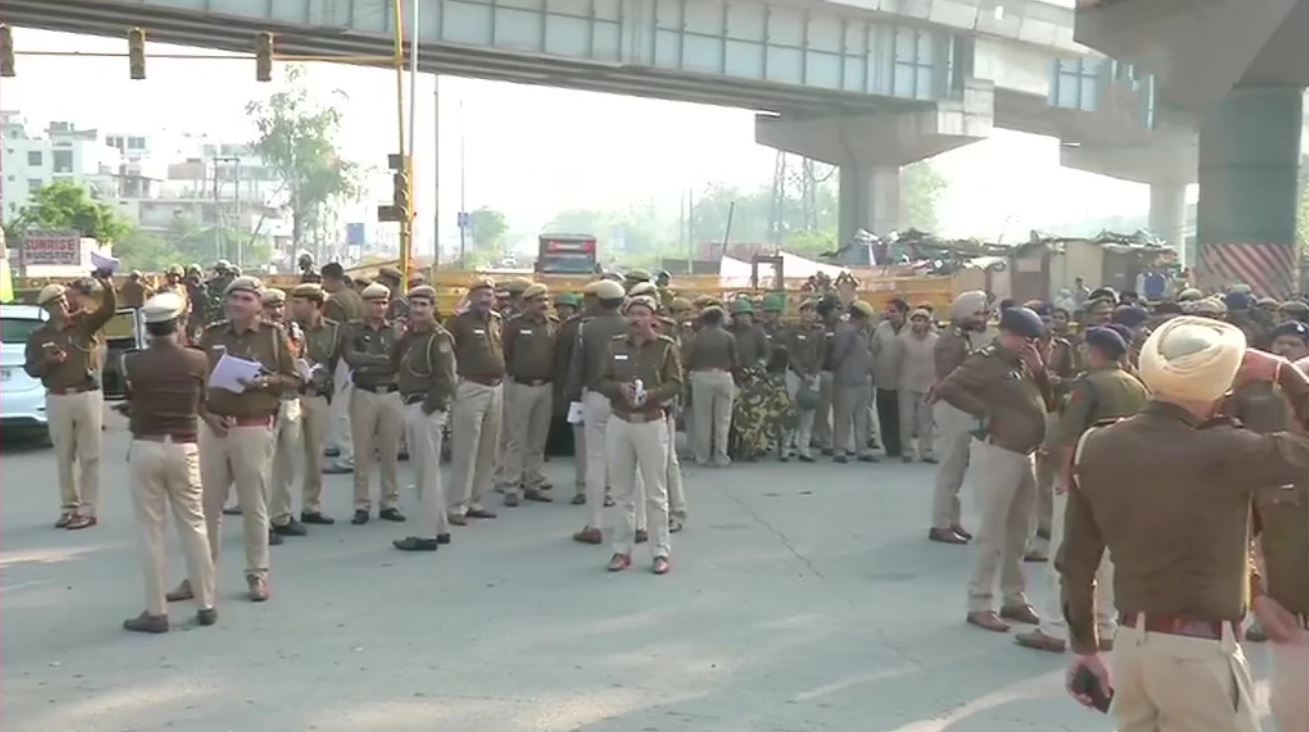 Petrol bomb hurled near Shaheen Bagh protest site