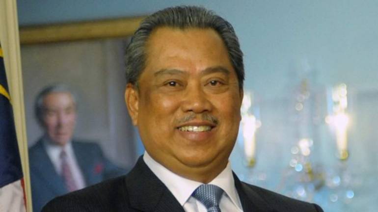 Muhyiddin Yassin sworn as Malaysia PM amid crisis, Mahathir fights on