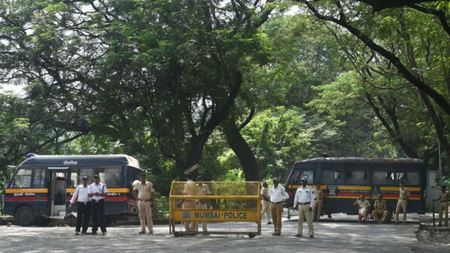 Mumbai police janata curfew
