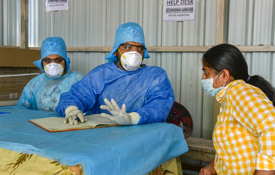 Karnataka, Telangana, Coronavirus outbreak, Sunitha Krishnan, Karnataka Health Minister B Sriramulu