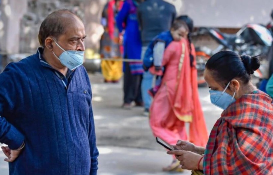 Coronavirus outbreak, Delhi coronavirus, fumigation, COVID-19, face masks, hand sanitisers
