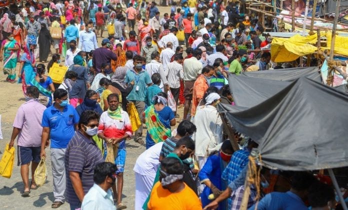 Flouting lockdown norms, people resort to panic buying in urban TN