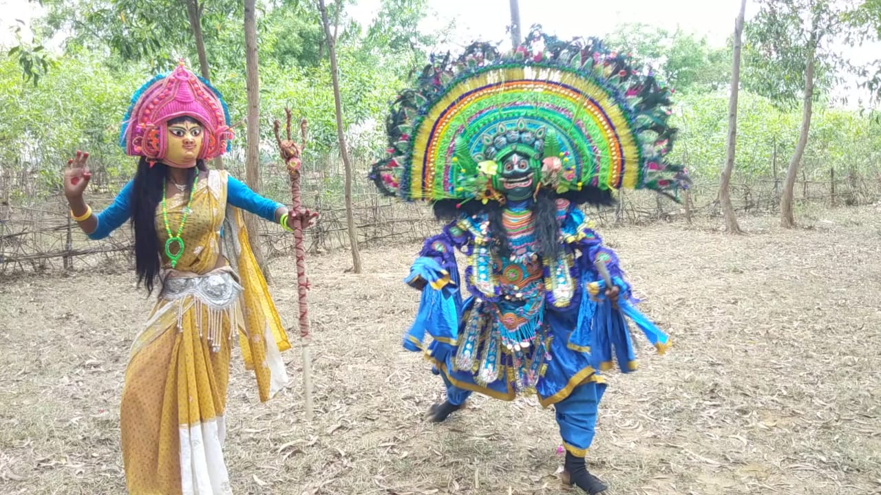 Masks in high demand but Bengal’s traditional mask makers lose jobs