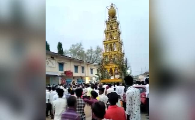 Thousands of devotees gather for chariot pulling ritual amid lockdown