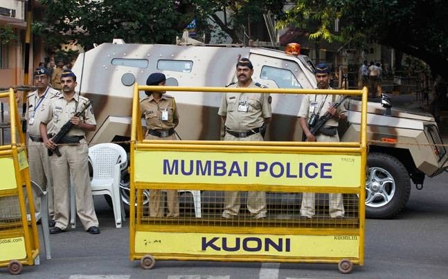 MP cop fined  ₹5,000 for performing Singham stunt at work