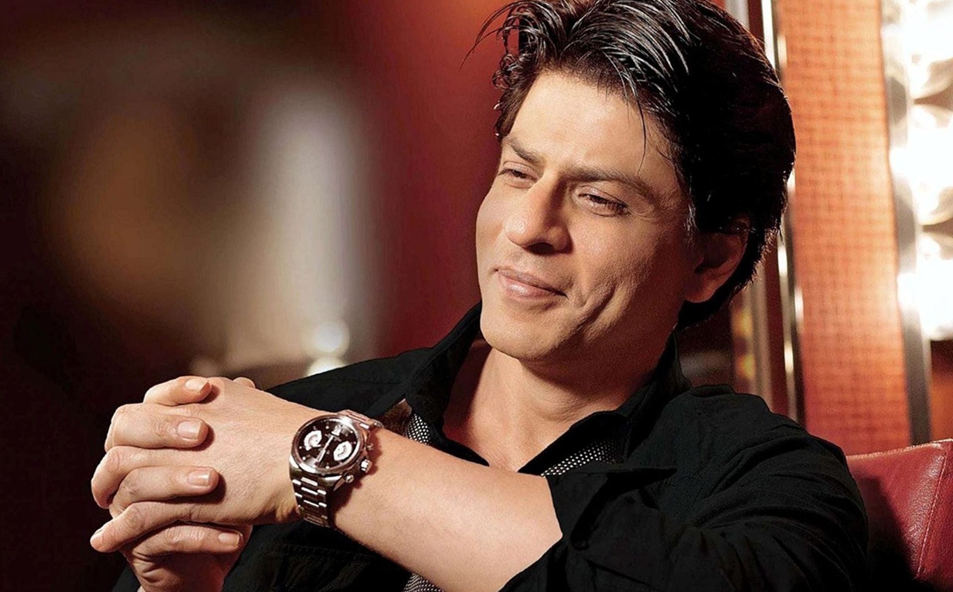 Bollywood Shah Rukh Khan & Priyanka Chopra displayed TAG Heuer watches | Shahrukh  khan, Priyanka chopra, Bollywood celebrities