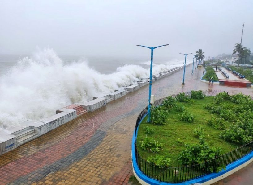 Rains batter Tamil Nadu, rains in Chennai, low pressure in Bay of Bengal, waterlogging in Chennai