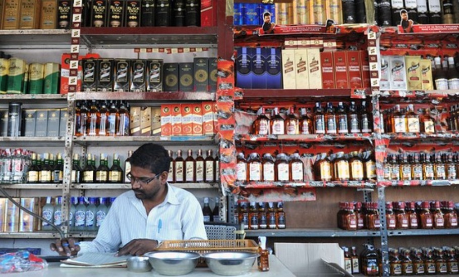 Record sales of liquor in Noida ahead of Holi