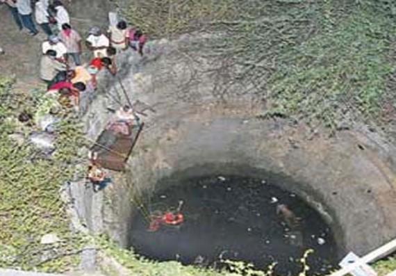 Five more bodies retrieved from well in Warangal, nine bodies recovered so far