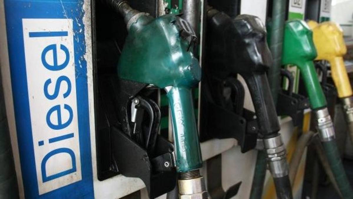 Diesel costlier than petrol in Delhi for first time, nears ₹80 a litre