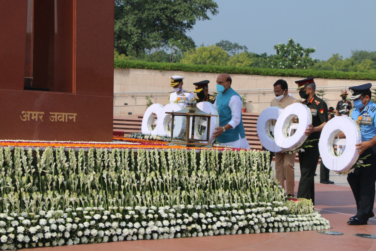 PM Modi, Rajnath Singh pay tributes to martyrs on Kargil Diwas