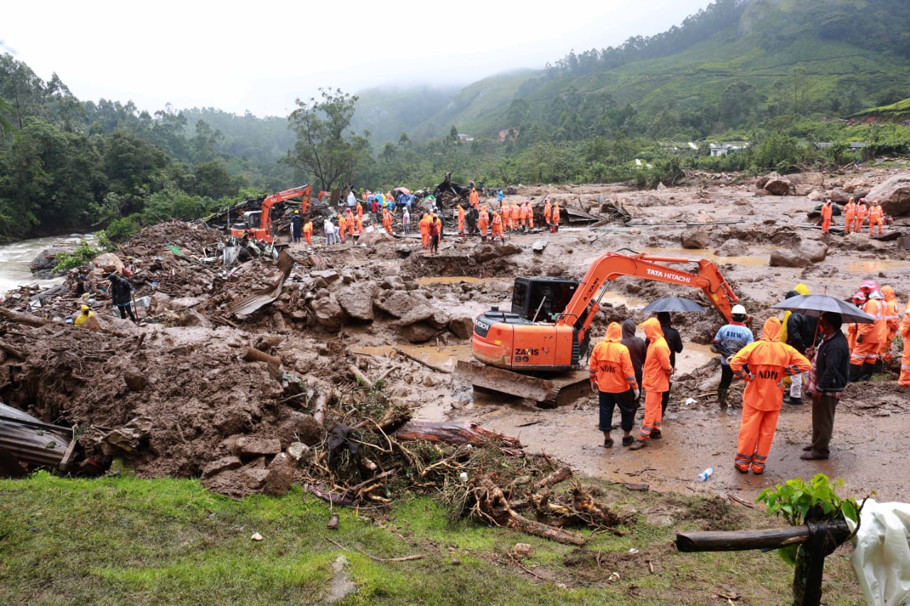 Munnar landslide: 24 children missing; search on amid heavy rains