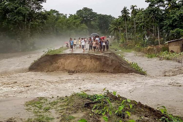 Flood condition worsens in Assam, landlsides in Arunachal