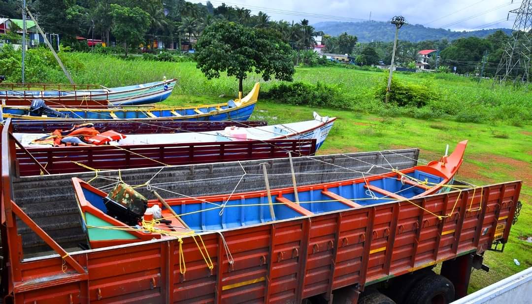 Kerala fishermen repeat ‘rescue 2018’, row into flooded Pathanamthitta