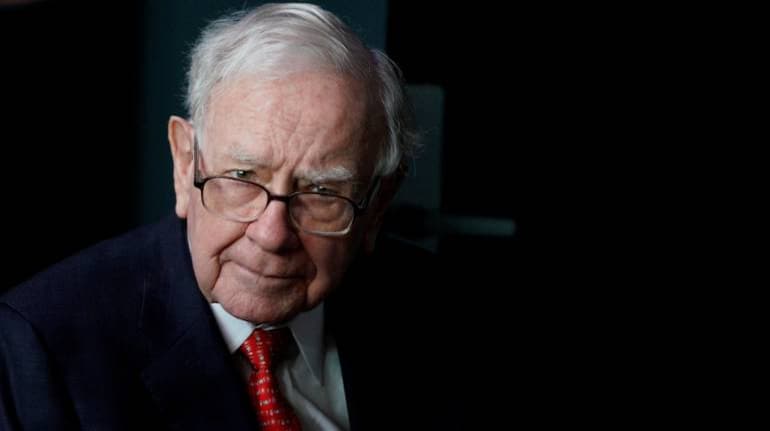 Buffett knows crisis is coming, market abnormal: Gold investment analyst