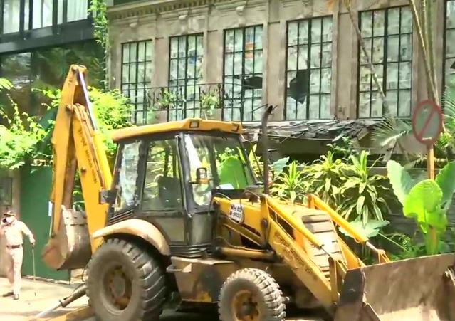 HC asks BMC to halt demolition work at Kangana Ranauts bungalow