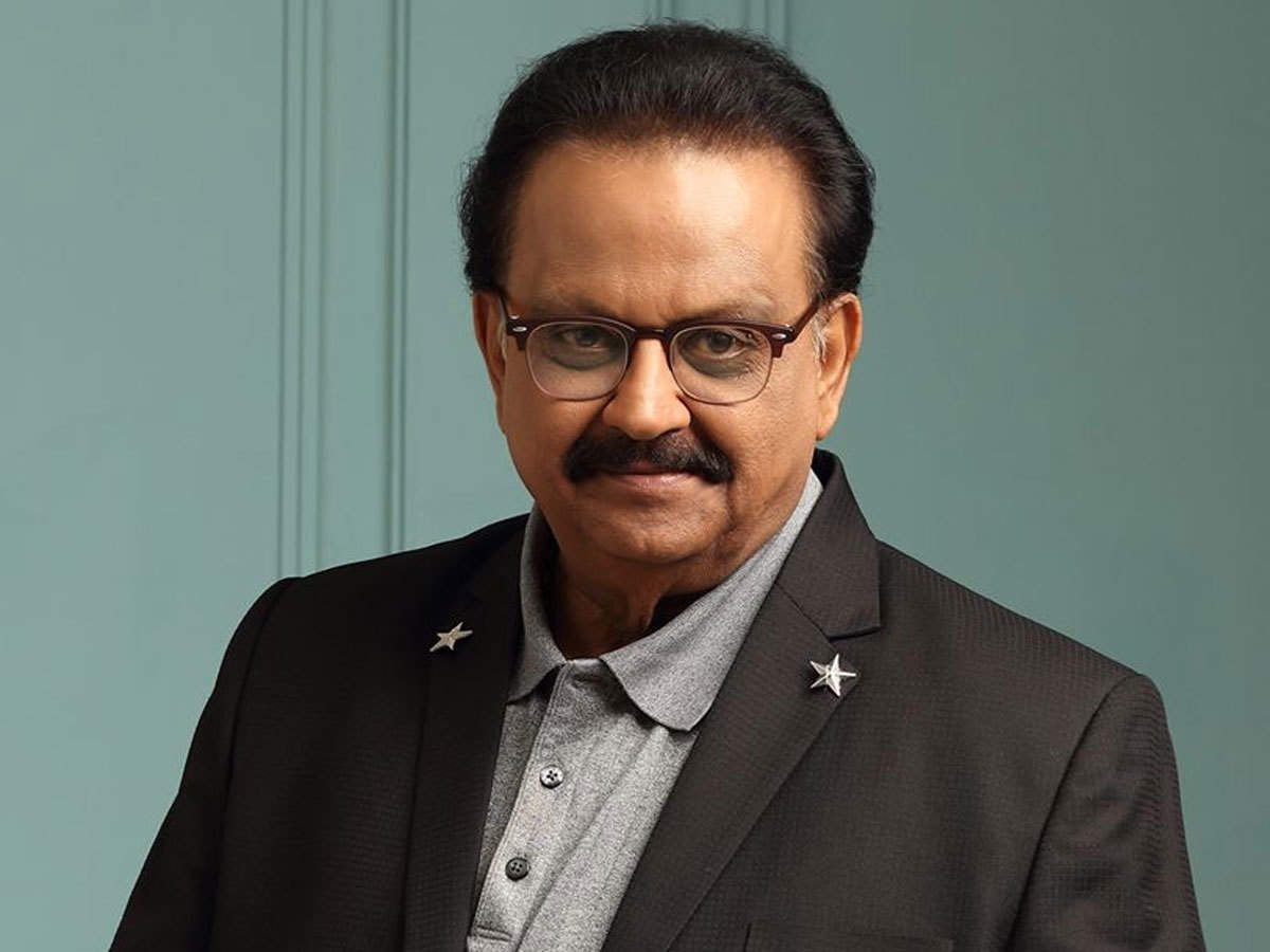 Condolences pour in for SPB from film industry, political spectrum
