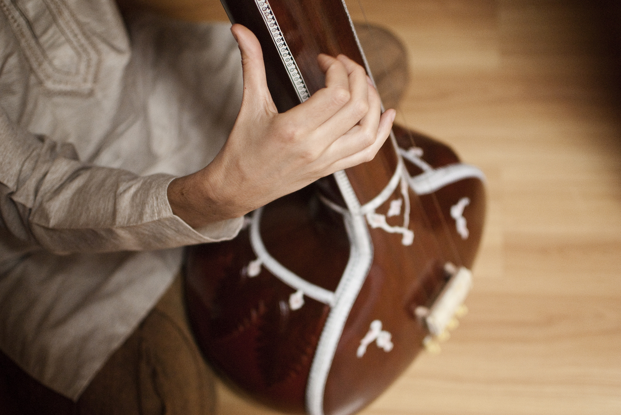 Tanpura, a very useful instrument used in pure Indian classical music.  Kaushiki Chakraborty is explaining about tanpura in this video and why you  should... | By Hindustani Classical MusicFacebook