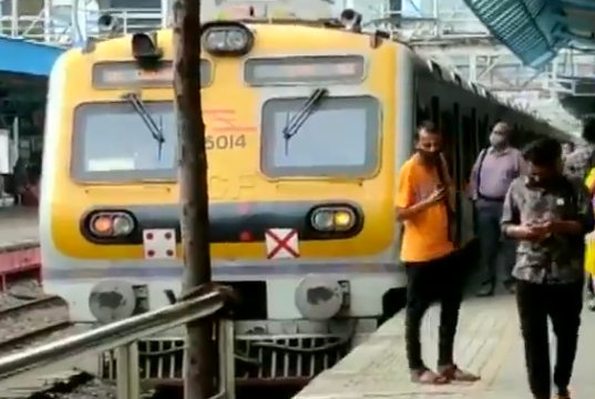 Power failure affects Mumbai’s train services, business operations