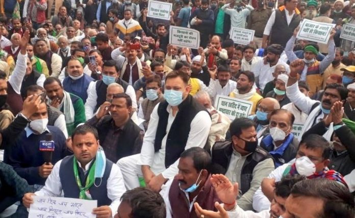 Opposition in Bihar, Tamil Nadu stage protests against farm laws - The  Federal