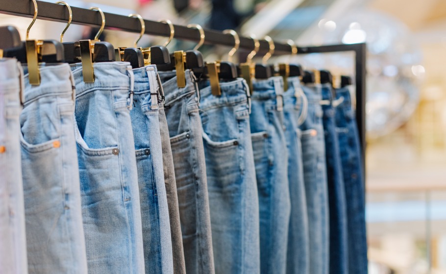Jeans, t-shirts banned: Dress code for Maharashtra govt employees