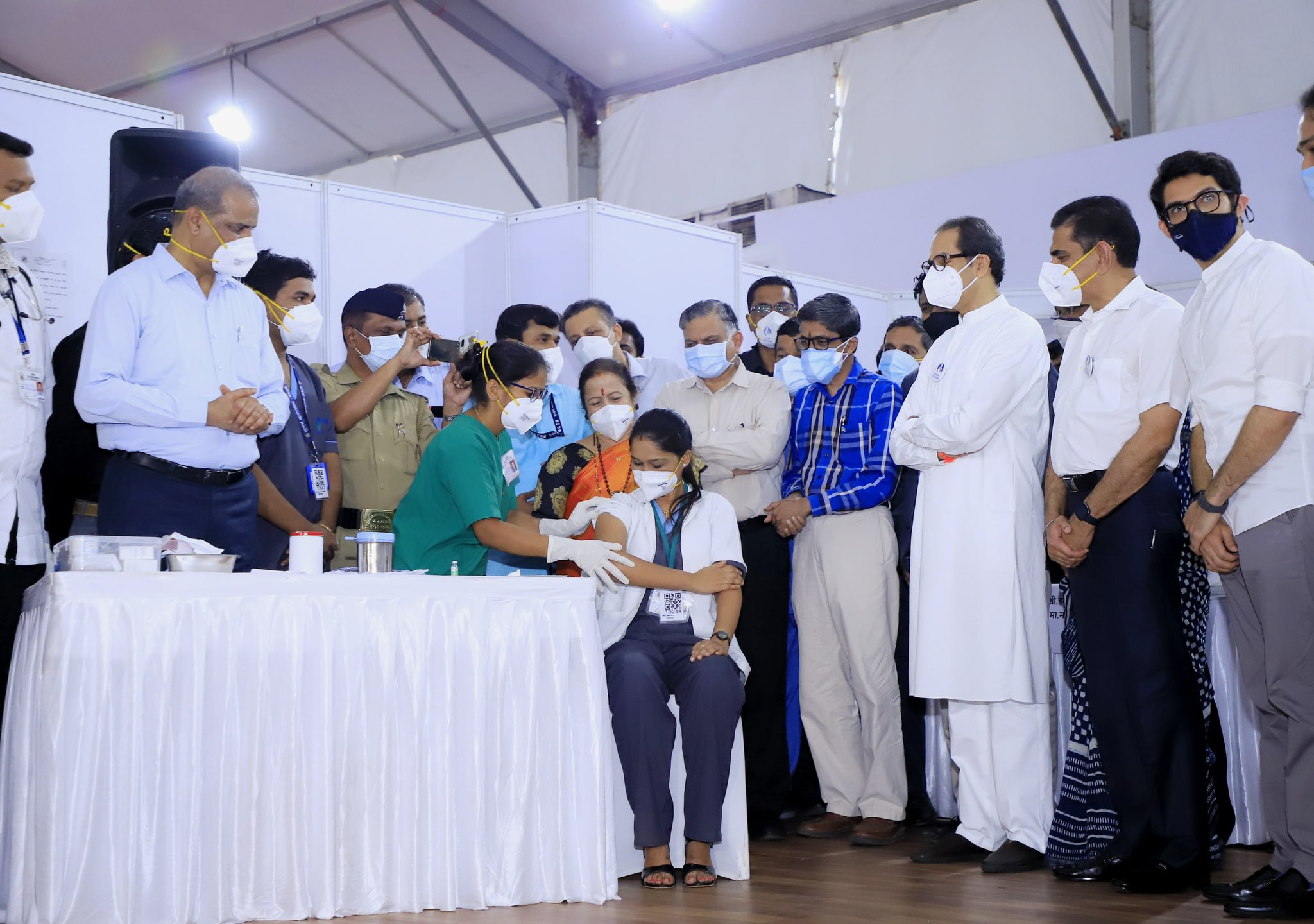 14 adverse cases on Day 1 of COVID vaccination drive in Maharashtra