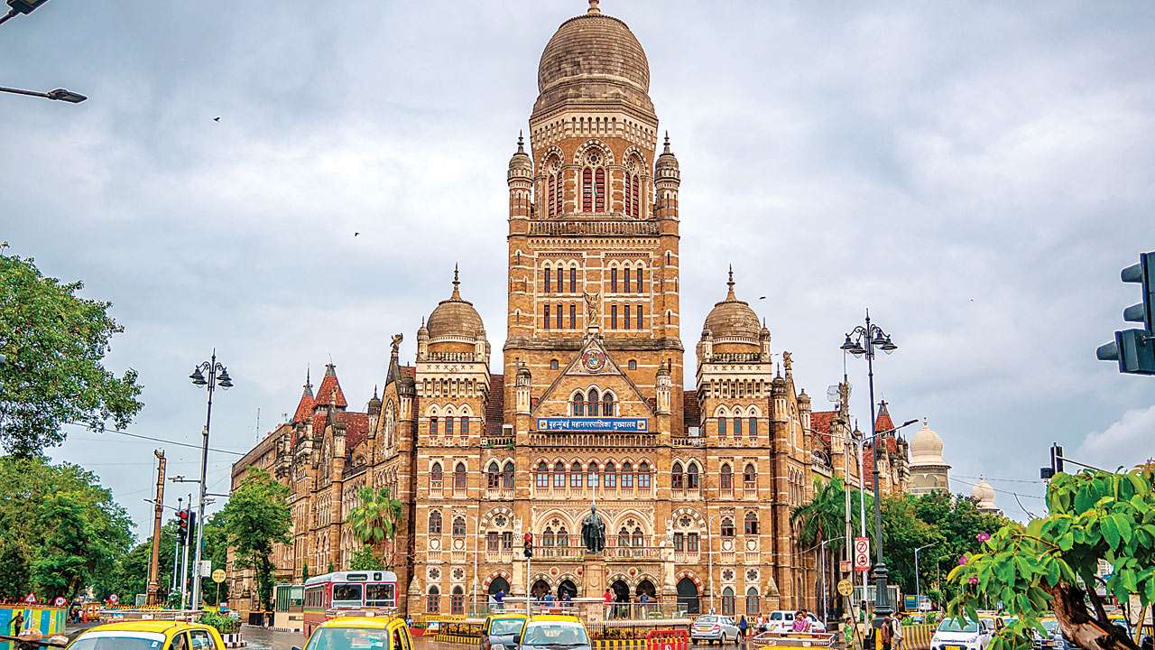 BMC dangles incentives before builders to redevelop dilapidated houses in Mumbai