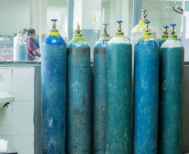 Crisis-hit Delhi hospitals get late night oxygen supply