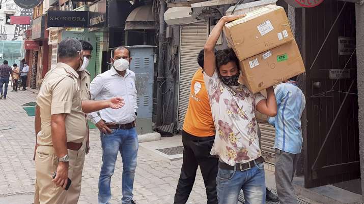 Police bust oxygen concentrator racket in Delhi; four held