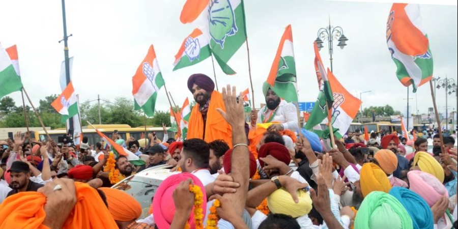 Sidhu wins show of strength; aides demand apology from CM