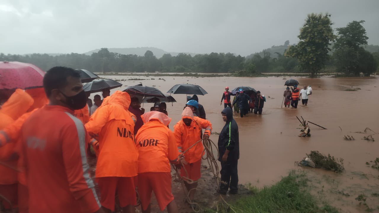 Maharashtra battles heavy floods even as landslides leave 36 dead