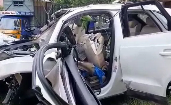 Watch: No seat belts; airbags fail to deploy: Audi crash in Bengaluru kills 7