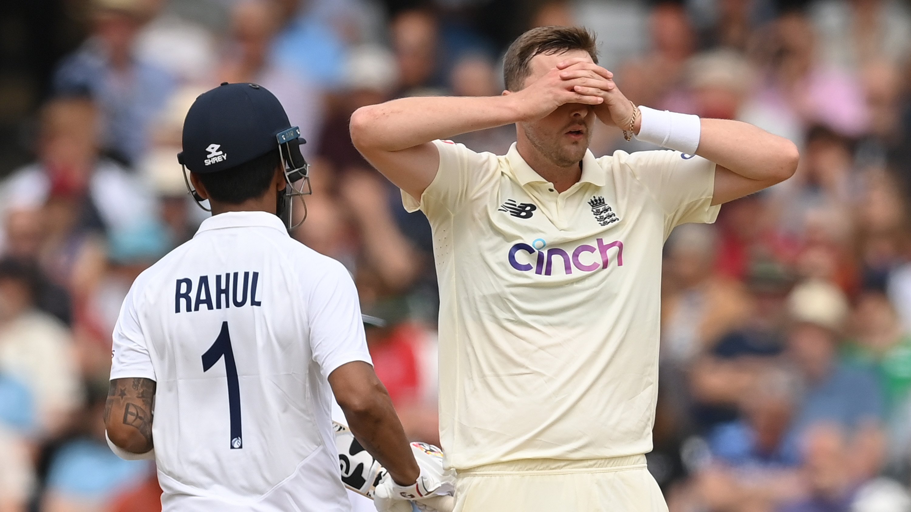 India-England 1st Test: Bad light halts game on Day 2