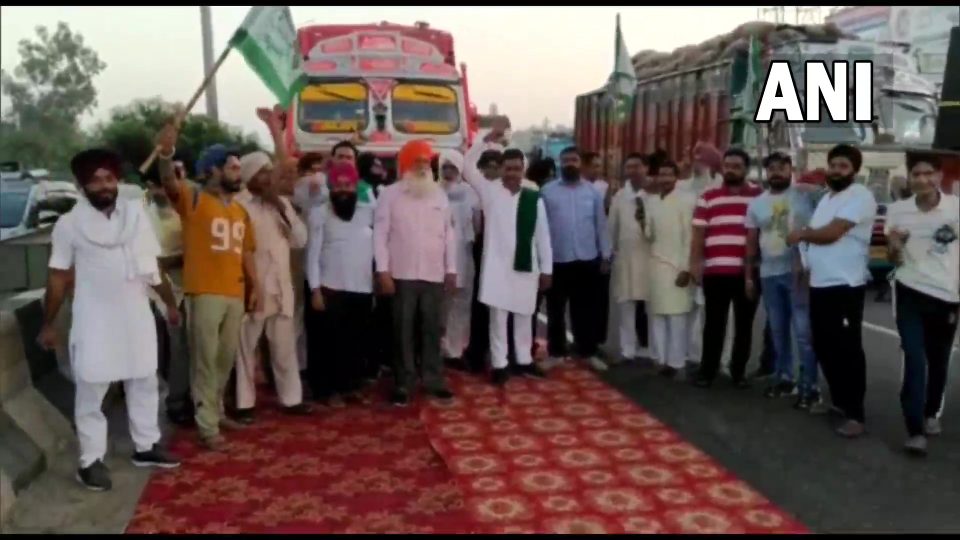 Bharat Bandh today: Farmers block highways to Punjab, Haryana