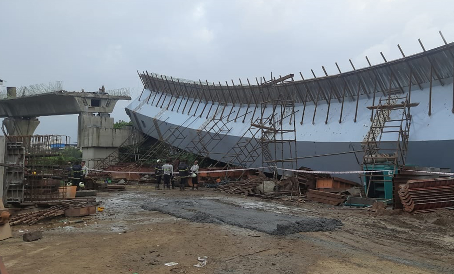 Over 14 workers injured as flyover collapses in Mumbai