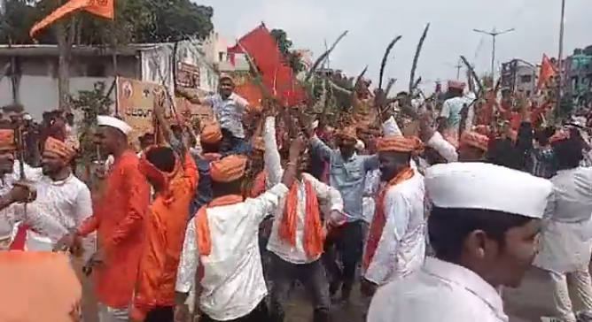 Bajrang Dal activists violate COVID rules, dance with swords on Karnataka road