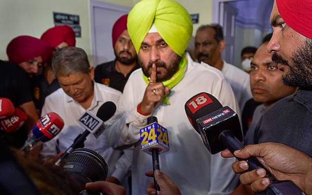 Amarinder ‘architect’ of Centre’s farm laws, claims Sidhu, posting a video