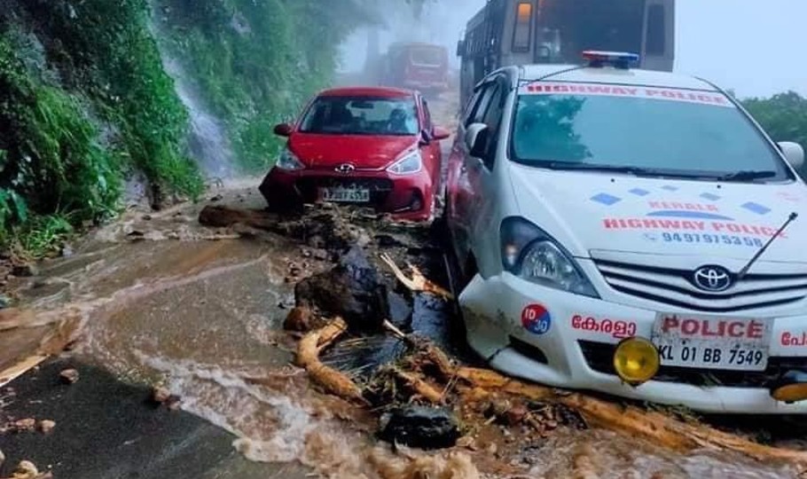 Heavy rains lash Kerala after brief respite; orange warning in 8 districts