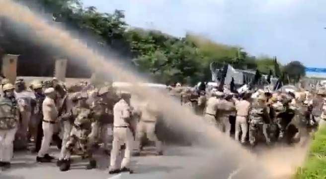 Farmers brave water canons, push past barricades in Haryana’s Jhajjar