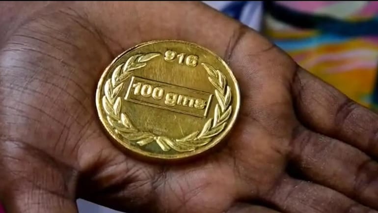 Tamil Nadu sanitation worker returns Rs 7-lakh gold coin found in garbage