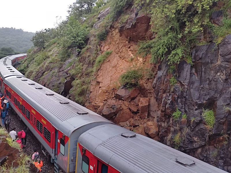 7 coaches of Kannur-Bengaluru Express derail, no casualties reported