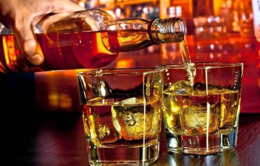 Delhi tipplers left high and dry as bars, restaurants stop serving liquor