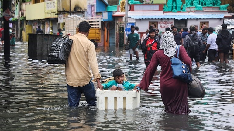 heavy rains batter Tamil Nadu, Tamil Nadu rains, north-east monsoon, low pressure in Bay of Bengal, schools closed in Tamil Nadu and Puducherry
