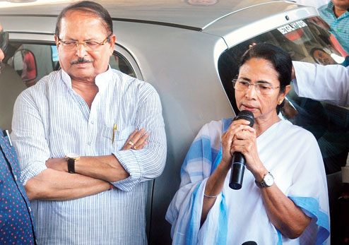 One of the biggest losses in my life: Mamata after mentor Subratas death