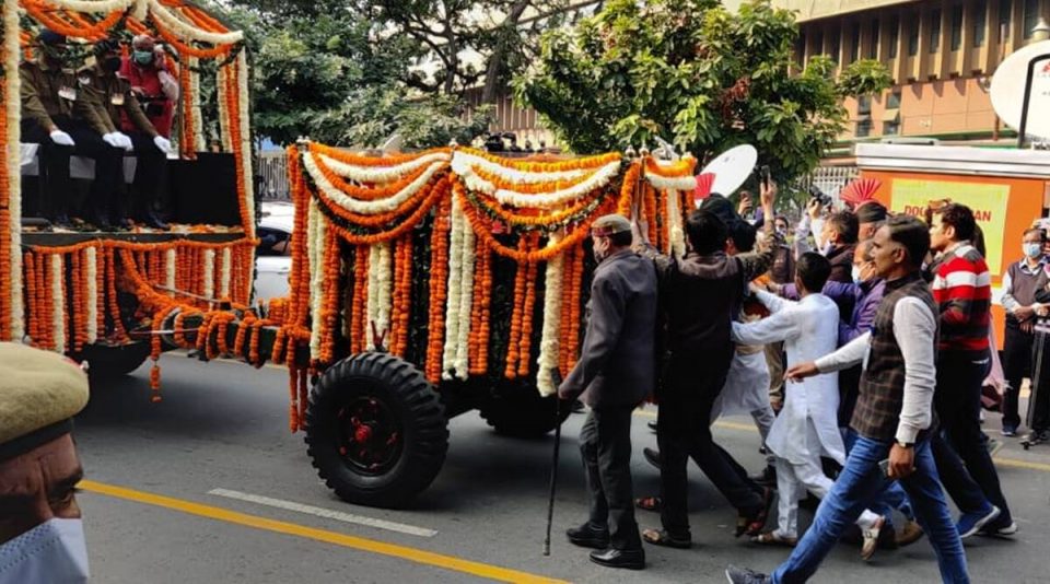 Gen Rawat and wife Madhulika cremated, daughters perform last rites