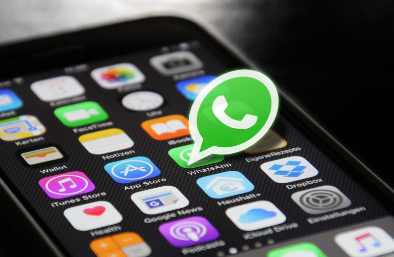 WhatsApp testing option to hide last seen status from specific contacts