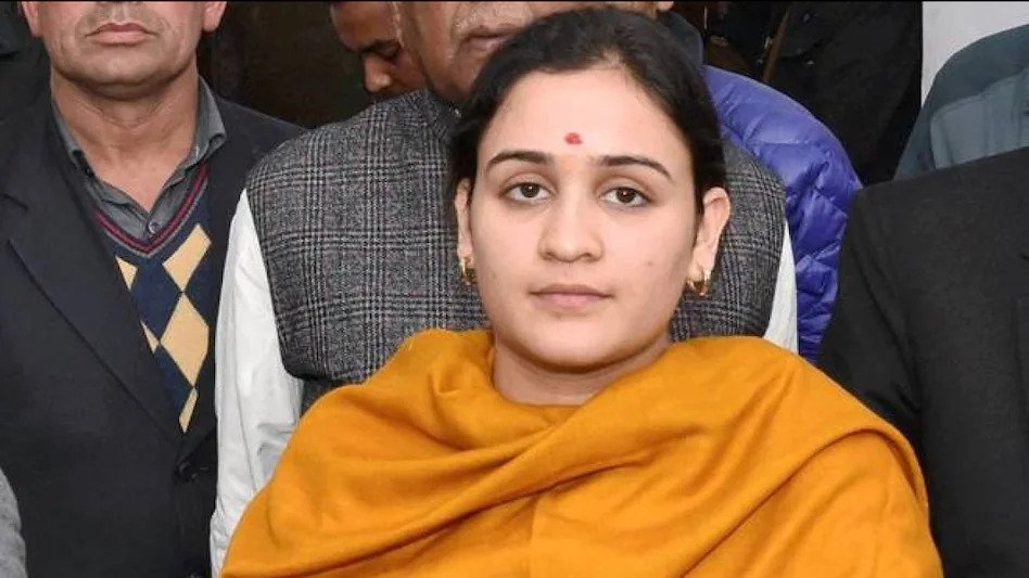 Mulayam Singh Yadavs daughter-in-law Aparna Yadav joins BJP