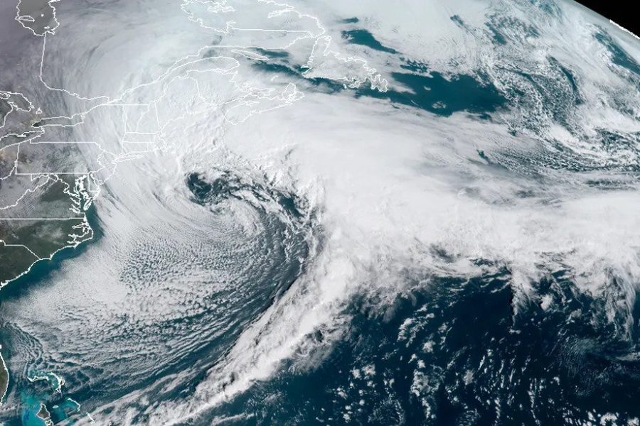 US east coast prepares for ‘historic storm’ over the weekend
