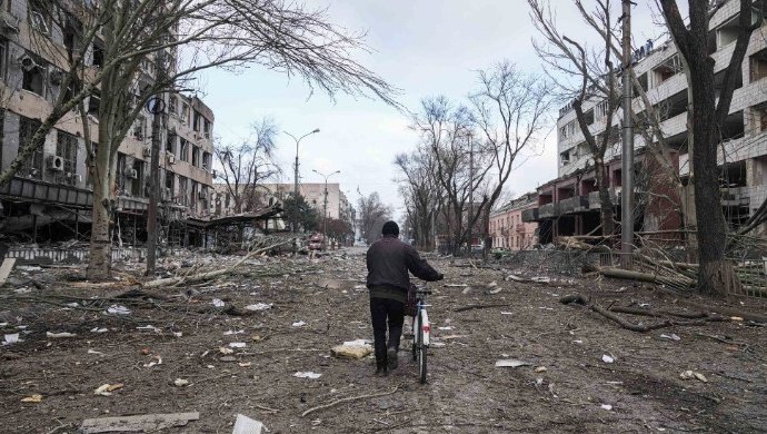 Mariupols dead estimated at 5,000 as Ukraine braces in the east