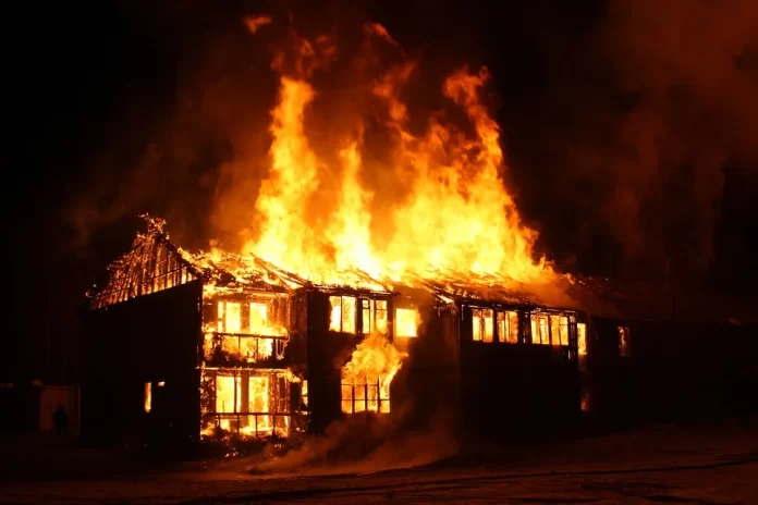 Kanpur, fire, commercial building, 500 shops gutted